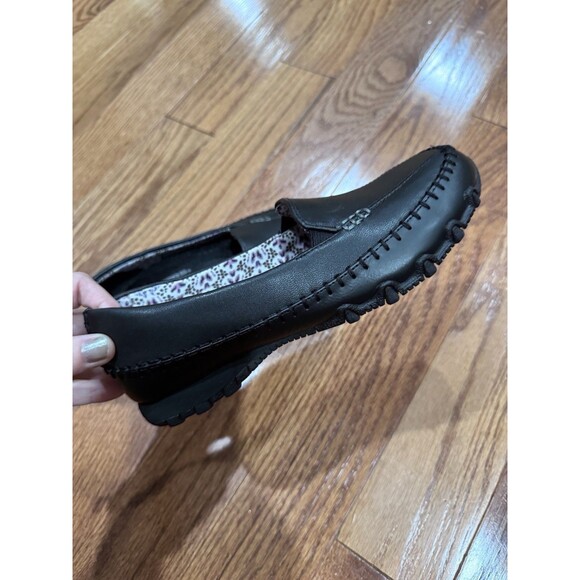 Skechers Womens Relaxed Fit Slip On Black Driving Loafer Size 7 Memory Foam NEW - Picture 1 of 9